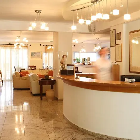 Grand Nefeli Aparthotel Pondi