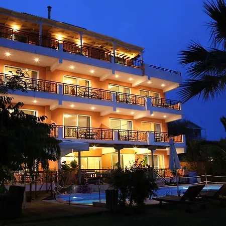 Appart hôtel Grand Nefeli Pondi